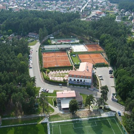 Hotel Sport Zruč Buitenkant foto